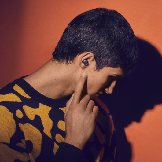 Auriculares Energy Sistem inalámbricos bluetooth con Voice Assistant y carga Qi