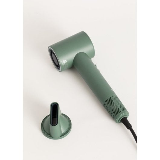 Secador de pelo Create 1800W Frizz-Free Iones negativos 2 temperaturas Boquilla magnética
