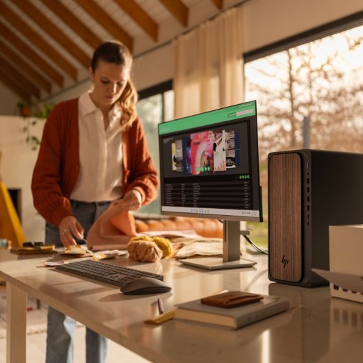 PC de secretária HP OmniDesk M03-0012ns Intel Core Ultra 5 225 16 GB 1 TB SSD AI WiFi 6 Windows 11
