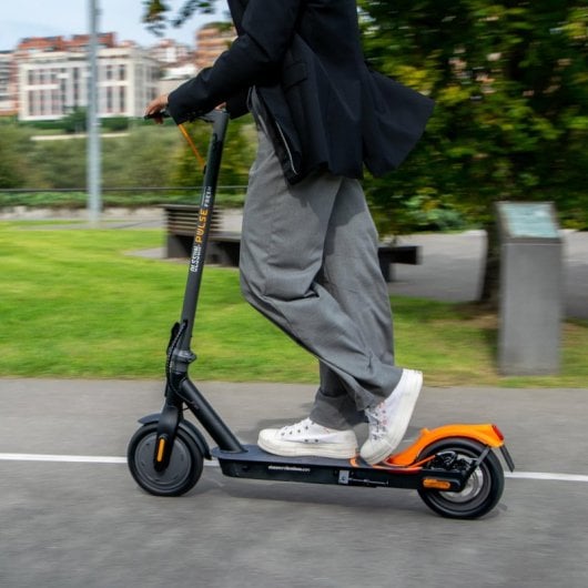 Patinete eléctrico Olsson and Brothers 25km/h 25km de autonomía 500W con app y luces LED