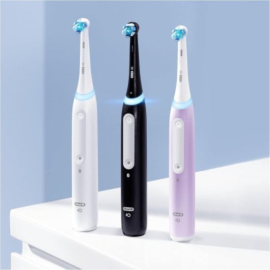 Oral-B Schwarze elektrische Zahnbürste, 4 Oszillationsmodi, Drucksensor, 11 Bürstenköpfe, Etui, App