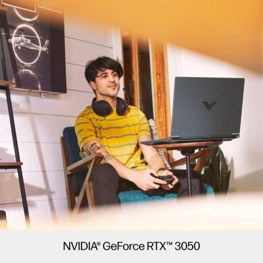 Portatile HP Victus Gaming 15-fb3706ns 15.6" AMD Ryzen 5 16GB 512GB SSD RTX 3050 FreeDOS