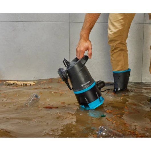 Gardena 9018-47 550W 20.000 l/h IPX8 Tauchpumpe für sauberes und schmutziges Wasser, 10m Kabel