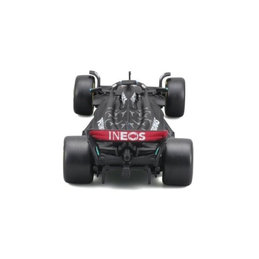 Modelo a escala BBURAGO Mercedes AMG F1 #63 Russell 1:43 metal y plástico premontado