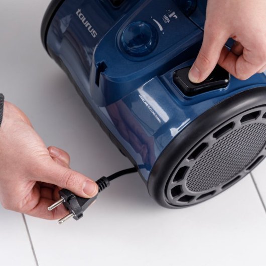 Aspiradora trineo Taurus 948927000 800W Sin bolsa Filtro HEPA Mini Turbo Brush 2L