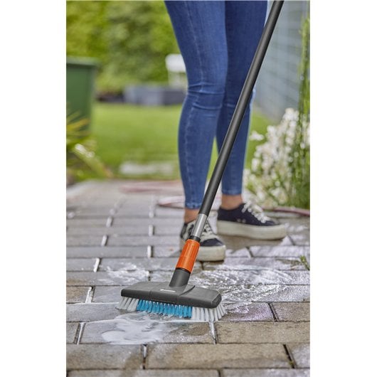 Set de limpieza Gardena 18828-20 mango duro 150cm cepillo robusto detergente integrado