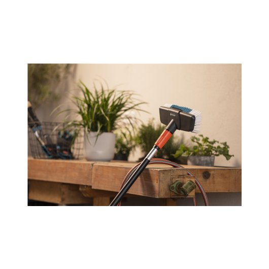 Set de limpieza Gardena 18828-20 mango duro 150cm cepillo robusto detergente integrado