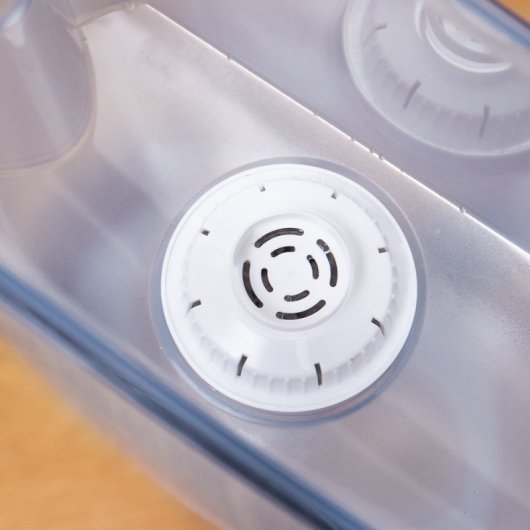 Jarra filtradora Cecotec 4 capas LED 2,4L carbón activo y plata microfibras