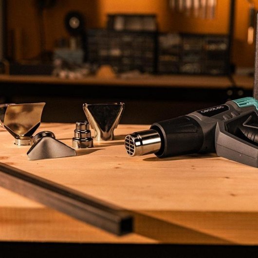 Pistola de calor Cecotec Hell Gun 9500 Vision Digital 2000W 4 boquillas Maletín