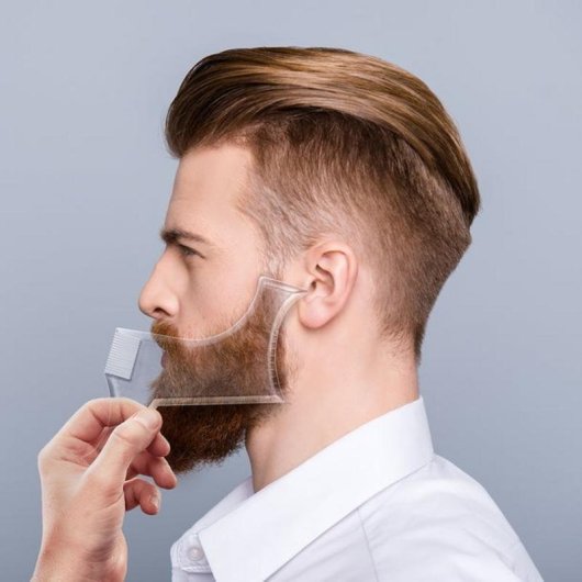 Máquina de Cortar Cabelo Profissional Ufesa Razor Fade Sem Fios 150min 3 Pentes Ecrã Digital