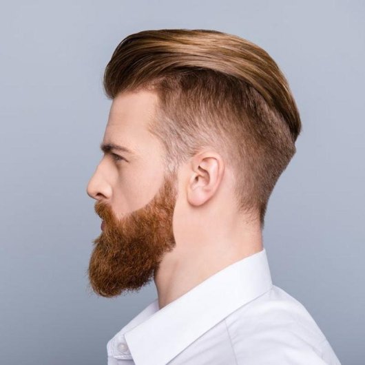 Máquina de Cortar Cabelo Profissional Ufesa Razor Fade Sem Fios 150min 3 Pentes Ecrã Digital