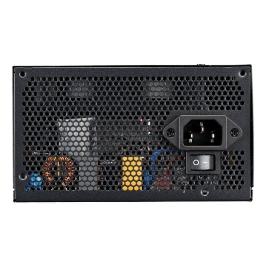 Alimentatore Cooler Master da 750 W con certificazione 80 Plus Bronze MWE Bronze 750 V3 Extra ventola silenziosa e cablaggio piatto