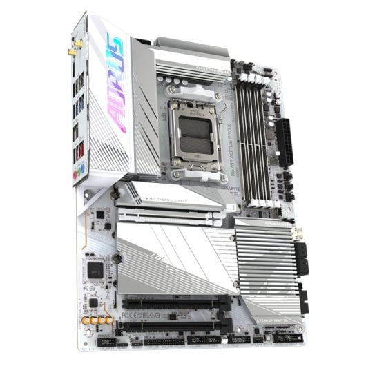 Scheda madre Gigabyte X670E AM5 ATX AORUS PRO X DDR5 PCIe 5.0 WiFi 7 Bluetooth 5.3 2.5GbE