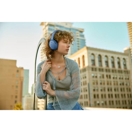 Bose Wireless Bluetooth 5.1-Kopfhörer mit blauem Kabel und Tragetasche