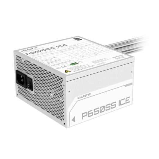 Gigabyte P650SS ICE Fonte de Alimentação ATX 3.0 PCIe 5.0 650W 80 PLUS Silver Branca