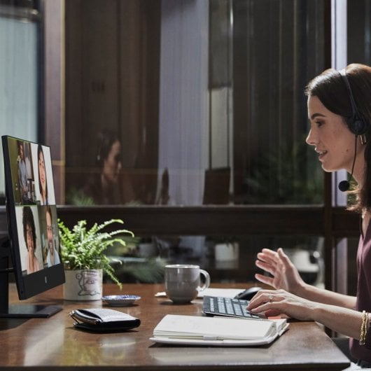 HP ProOne 440 G9 i7-14700T 16 GB, 512 GB SSD, tudo em um, câmara FHD de 5 MP, PC de secretária