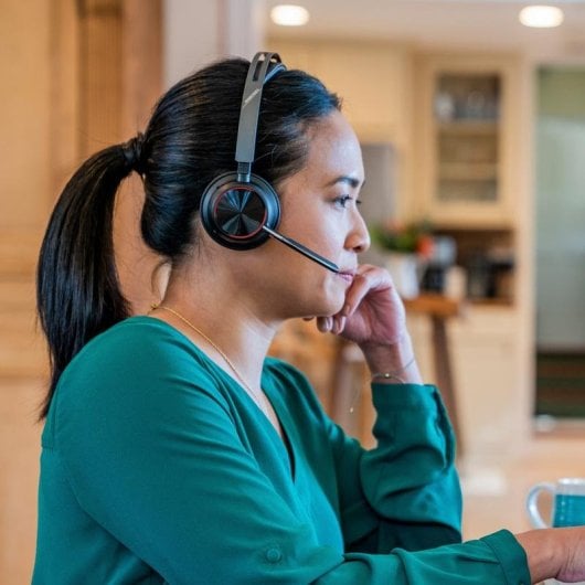 Casque Poly Voyager Focus 2 sans fil Bluetooth avec Réduction de Bruit, USB-C, bureau, micro, noir