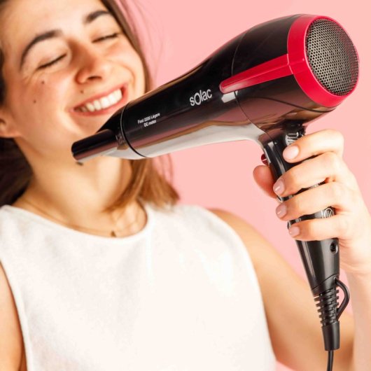 Secador de Cabelo Solac Ultra Leve 340g 2200W 2 Velocidades 3 Temperaturas Preto/Violeta