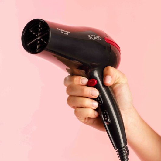 Secador de Cabelo Solac Ultra Leve 340g 2200W 2 Velocidades 3 Temperaturas Preto/Violeta