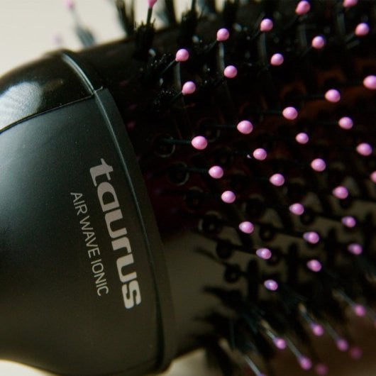 Cepillo de aire caliente Taurus Air Wave Ionic 1200W tecnología iónica y cerámica negro