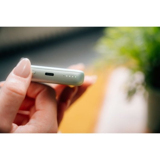 Batería externa Verbatim Charge ?n? Go 10000 mAh Verde Quick Charge 3.0 MagSafe Inalámbrica