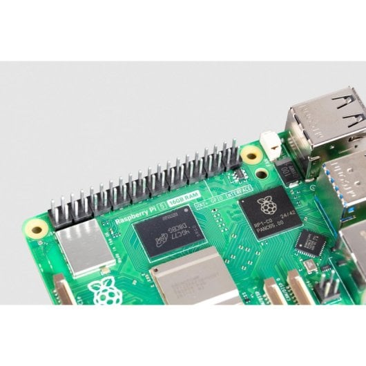 Mini PC Raspberry Pi 5 16 Go Quad-Core 2,4 GHz LPDDR4x Wi-Fi 5 Bluetooth 5.0