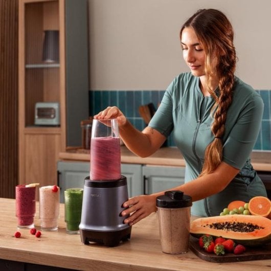 Nutriblender Fusion 1000W Mixer mit 2 tragbaren Bechern und 6 titanschwarzen Klingen