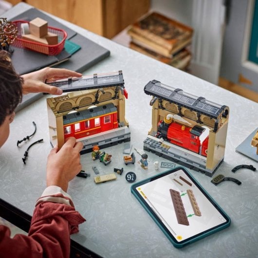 Set de construcción Lego Harry Potter 76450 Rincón entre Libros Expreso de Hogwarts 832 piezas