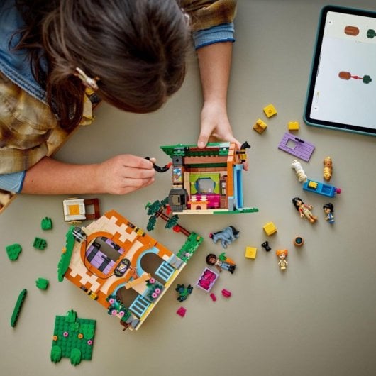 Conjunto de construção Lego Friends 42654 Pony Ranch e Stable, 727 peças, carruagem funcional e elevador