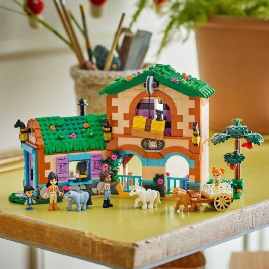 Conjunto de construção Lego Friends 42654 Pony Ranch e Stable, 727 peças, carruagem funcional e elevador