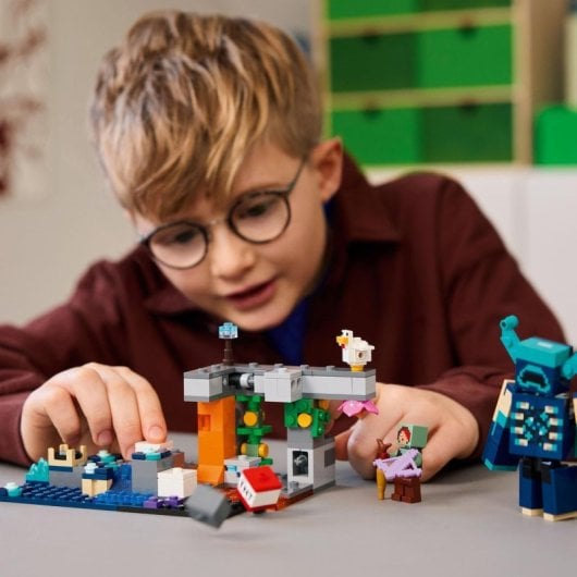 Conjunto de construção Lego Minecraft 21274 The Keeper Encounter, 238 peças