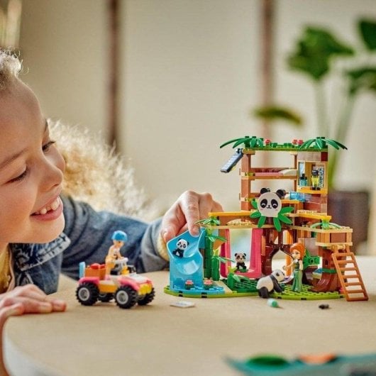 Set de Construcción Lego Friends 42648 Refugio para Pandas 243 piezas Casa Árbol Quad
