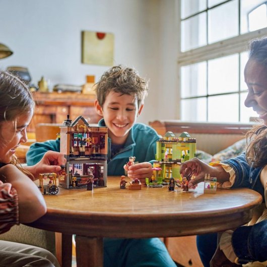 LEGO Harry Potter 76452 - Set di Quidditch e Gelateria di qualità, 795 pezzi, età 8+