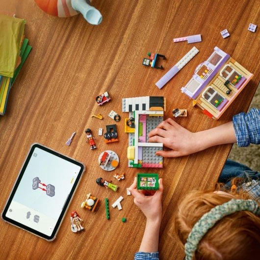 Conjunto de Loja de Música e Apartamento LEGO Friends 42653 483 Peças Acessórios Musicais