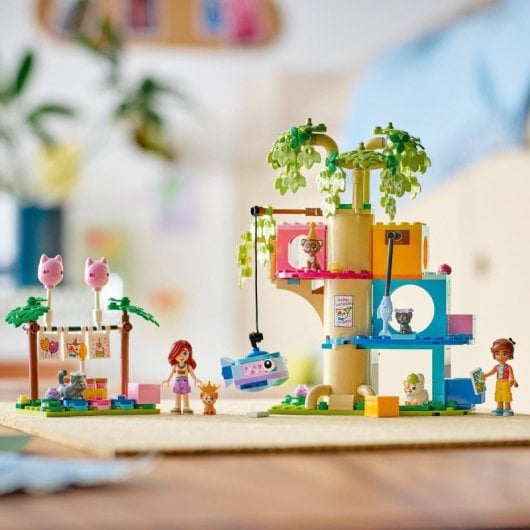Lego Friends 42666 Ensemble de construction 321 pièces Cabane féline dans l'arbre Mini-poupées Chats Fête d'anniversaire