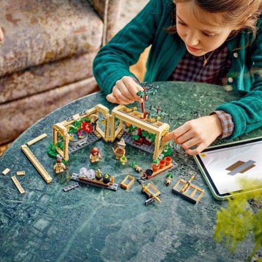 LEGO Harry Potter Schloss Hogwarts Gewächshaus-Klasse 76445 390 Stück