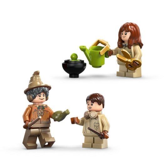 Conjunto LEGO Harry Potter 76445 Castelo de Hogwarts Sala de aula de Herbologia 390 peças 8+