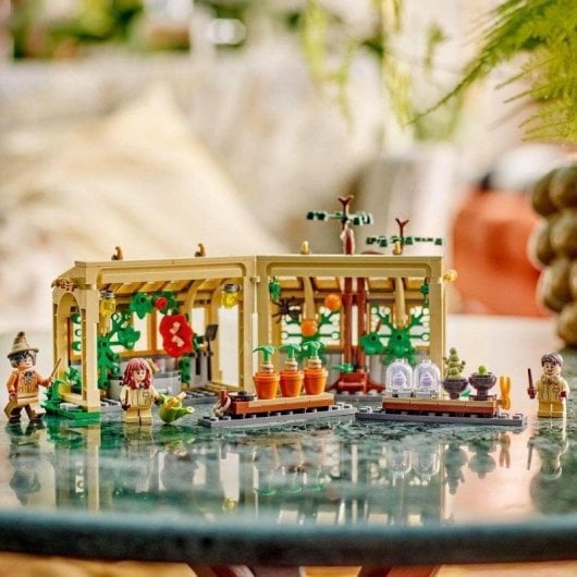LEGO Harry Potter Schloss Hogwarts Gewächshaus-Klasse 76445 390 Stück