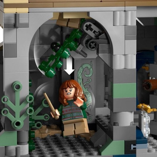 Conjunto LEGO Harry Potter 76454 Torre Central do Castelo de Hogwarts 2135 peças 12 minifiguras