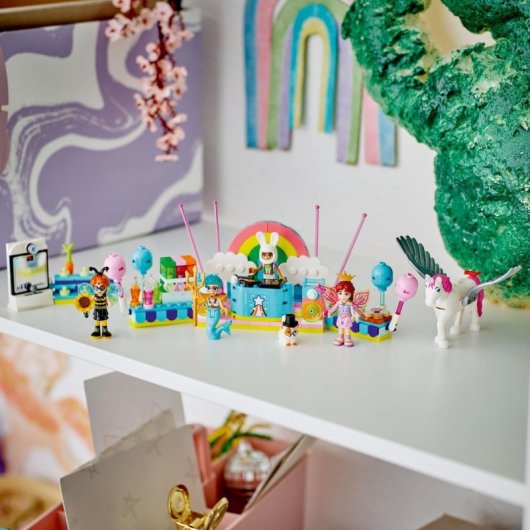 Lego Friends 42661 Ensemble de construction pour fête costumée avec licorne, fée et 261 pièces