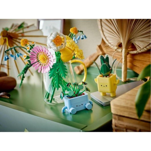 LEGO Botanicals 10349 Happy Plants Bauset – 217 Teile mit austauschbaren Gesichtstöpfen