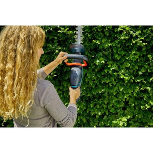Aparador de sebes Gardena ComfortCut 60/18 V P4A 60 cm ErgoLine LED com cabo 3,6 kg, preto