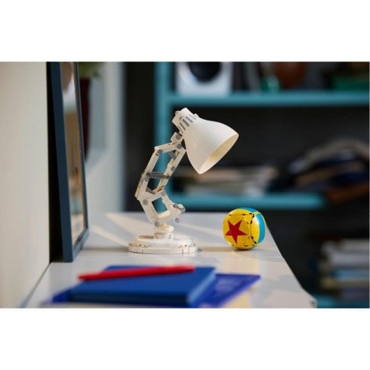 Conjunto de exposição articulada LEGO Ideas Disney Pixar Luxo Jr. com 613 peças para adultos