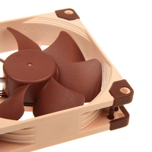 Noctua NF-A9 FLX 92mm 1650RPM Zusatzlüfter mit Antivibrationsadaptern und geringer Geräuschentwicklung