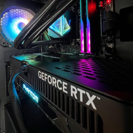 PCM Executive Suprem Intel Ultra Core 5 245KF/32GB/1TB SSD/RTX 5080 16GB + Windows 11 Pro
