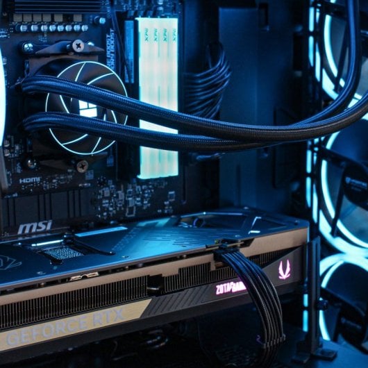 PCM Executive Prime AMD Ryzen 9 9950X/64GB/2TB SSD/RTX 5080 16GB + Windows 11 Pro