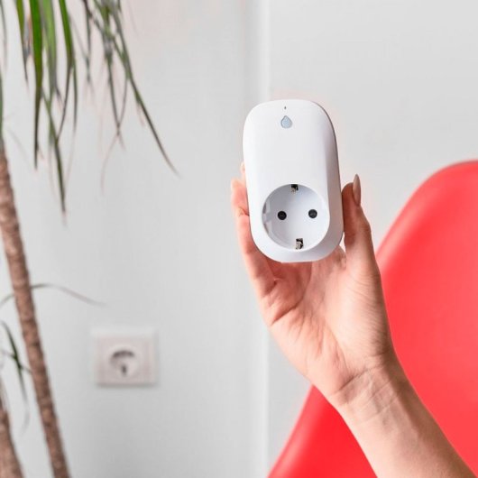 Enchufe Inteligente Shelly Plug White WiFi 3500W 12A Medición Energía Botón Físico