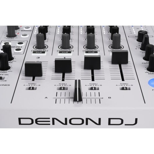 Denon DJ SC LIVE 4 Controlador DJ Autónomo Blanca