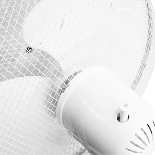 Ventilateur sur pied Emerio FN-114204 argenté, hauteur réglable, 3 vitesses, 45 W, 44 cm, oscillant
