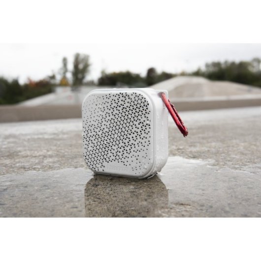 Coluna de som sem fios ultracompacta Hama 3,5 W Bluetooth IP67 branca com chamadas mãos-livres e mosquetão